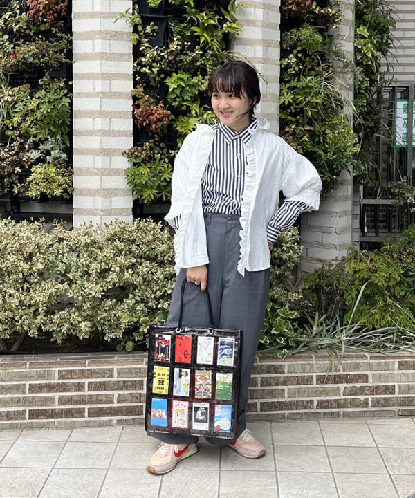 るーたまさんの「BEAMS WOMEN｜HEY！Mrs ROSE / Shield Motif トートバッグ」を使ったコーディネート