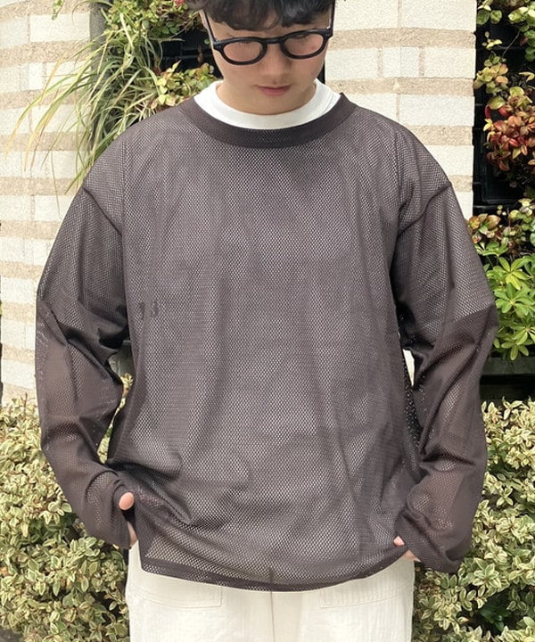 赤羽 花さんの「BEAMS WOMEN｜WAREHOUSE & CO. / 別注 ステンシル13 Tシャツ」を使ったコーディネート