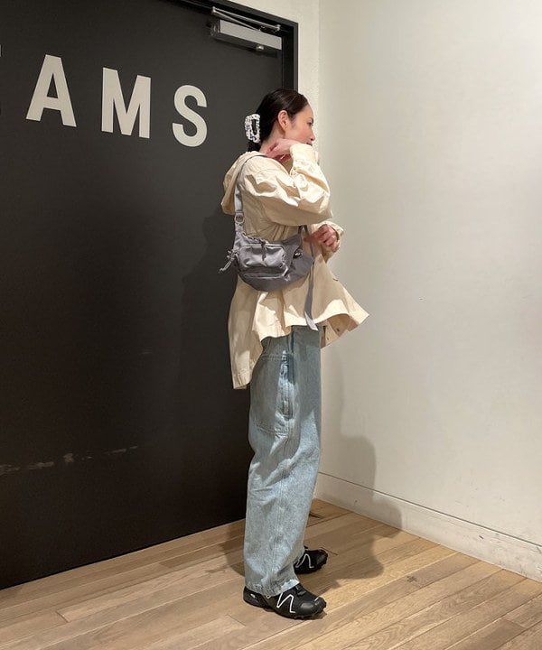 鈴木 亜美さんの「BEAMS WOMEN｜バック タック マウンテンパーカー」を使ったコーディネート