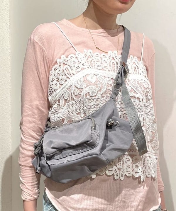鈴木 亜美さんの「BEAMS WOMEN｜バック タック マウンテンパーカー」を使ったコーディネート