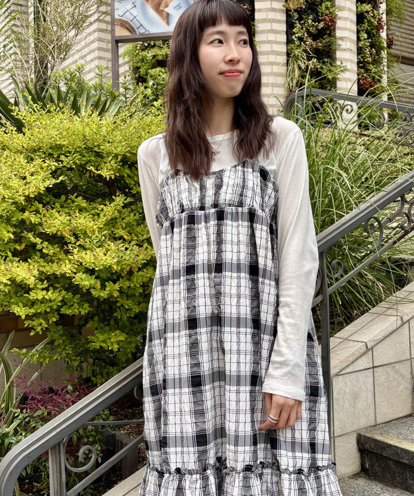 はやしあかねさんの「BEAMS WOMEN｜チェック ティアード キャミ ワンピース」を使ったコーディネート