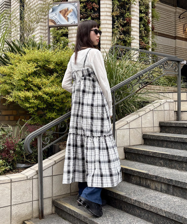 はやしあかねさんの「BEAMS WOMEN｜チェック ティアード キャミ ワンピース」を使ったコーディネート