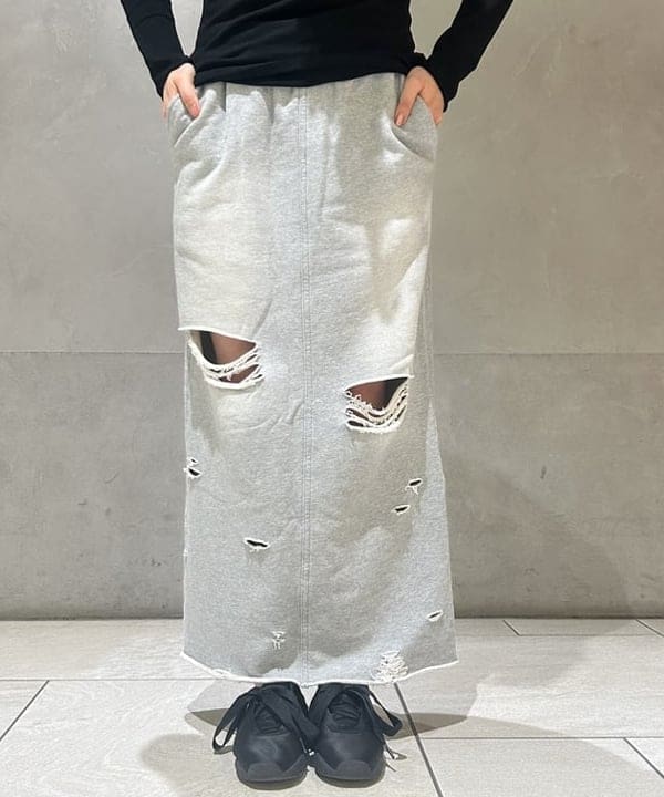 仙田 こころさんの「BEAMS WOMEN｜オフショルダー プルオーバーニット」を使ったコーディネート