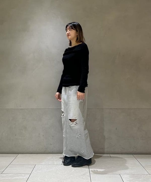 仙田 こころさんの「BEAMS WOMEN｜オフショルダー プルオーバーニット」を使ったコーディネート