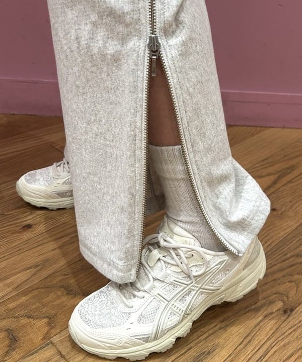 リズさんの「BEAMS WOMEN｜ASICS / GEL-NUNOBIKI」を使ったコーディネート
