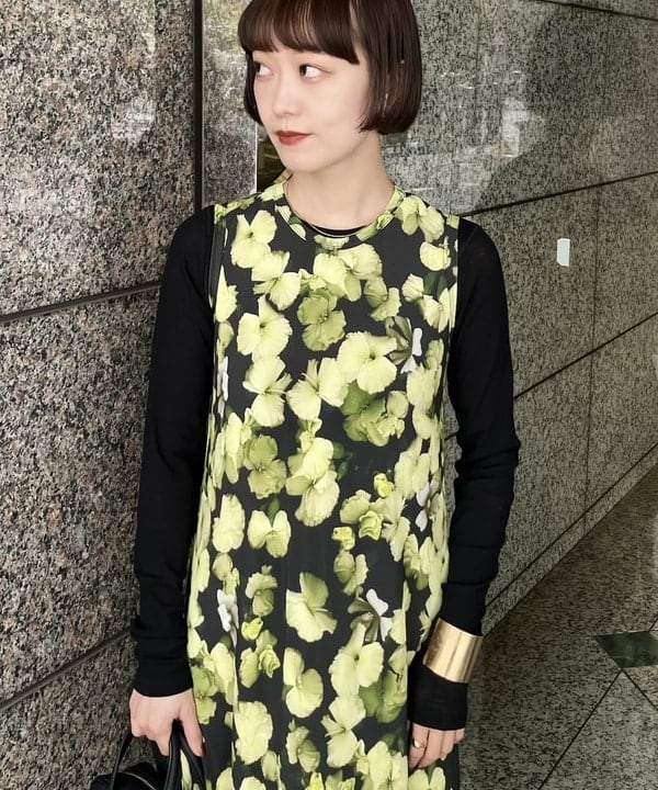 多田 日奈子さんの「BEAMS WOMEN｜テレコ リブ クルーネック トップス」を使ったコーディネート