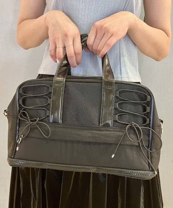 イトウミサキさんの「BEAMS WOMEN｜グロッシー バルーン スカート」を使ったコーディネート