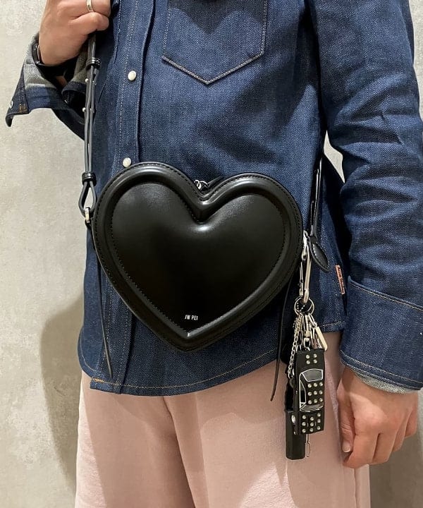 土田 達也さんの「BEAMS WOMEN｜ダメージ スウェット パンツ」を使ったコーディネート