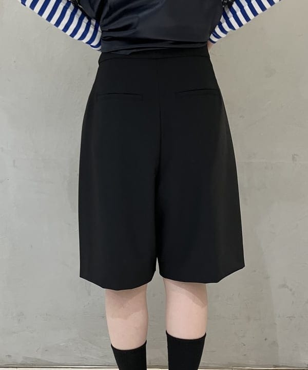須賀さんの「BEAMS WOMEN｜BEAMS BOY / フライス 1cm ボーダー」を使ったコーディネート