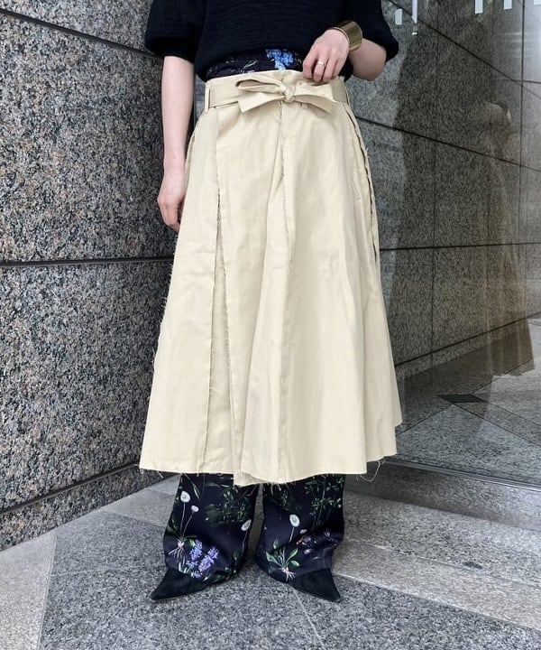 多田 日奈子さんの「BEAMS WOMEN｜針抜き パフスリーブ プルオーバー」を使ったコーディネート