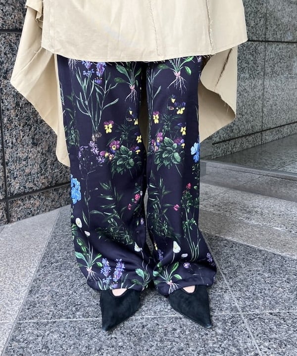 多田 日奈子さんの「BEAMS WOMEN｜針抜き パフスリーブ プルオーバー」を使ったコーディネート