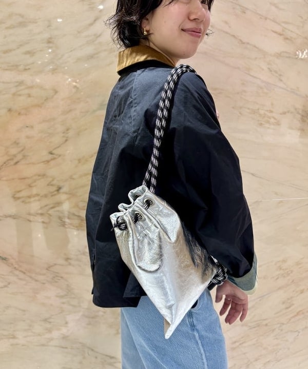 ゆうかさんの「BEAMS WOMEN｜AUTRY / MEDALIST LOW バイカラー レザースニーカー」を使ったコーディネート