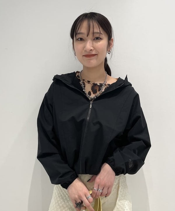 松本 佳菜子さんの「BEAMS WOMEN｜ジャカード メッシュ キリカエ スカート」を使ったコーディネート