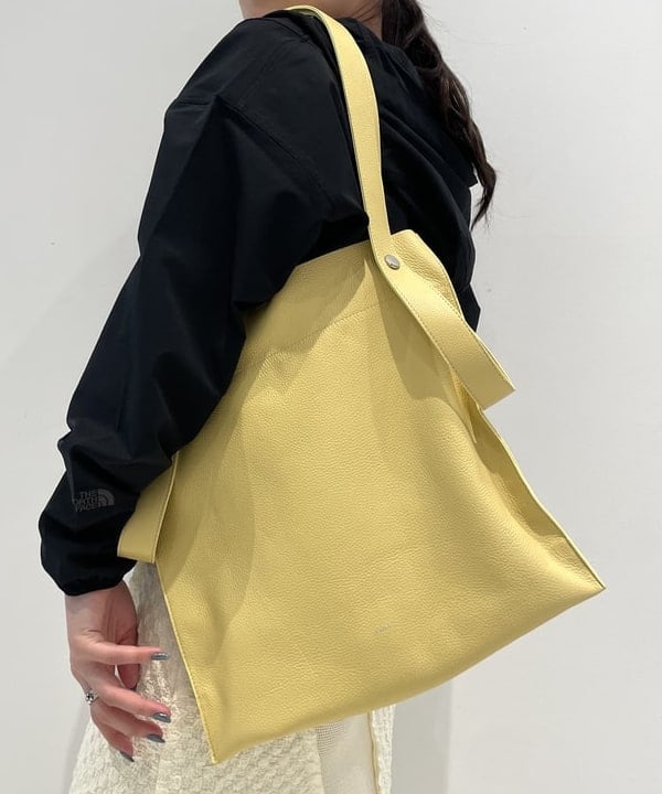 松本 佳菜子さんの「BEAMS WOMEN｜ジャカード メッシュ キリカエ スカート」を使ったコーディネート