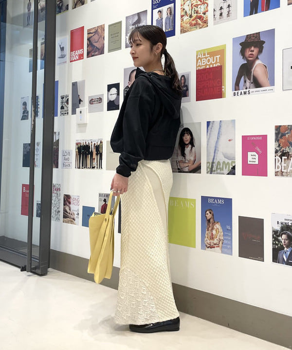 松本 佳菜子さんの「BEAMS WOMEN｜ジャカード メッシュ キリカエ スカート」を使ったコーディネート