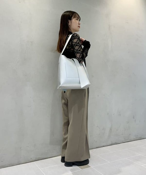 カタヤマ アヤさんの「BEAMS WOMEN｜RBS / ホルターネック ジレ」を使ったコーディネート