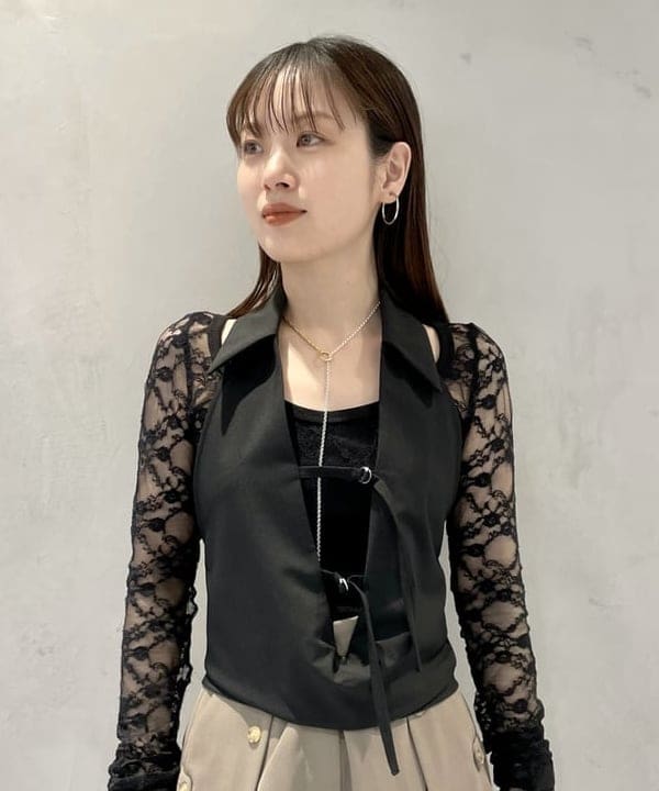 カタヤマ アヤさんの「BEAMS WOMEN｜RBS / ホルターネック ジレ」を使ったコーディネート