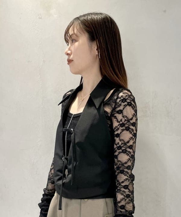 カタヤマ アヤさんの「BEAMS WOMEN｜RBS / ホルターネック ジレ」を使ったコーディネート