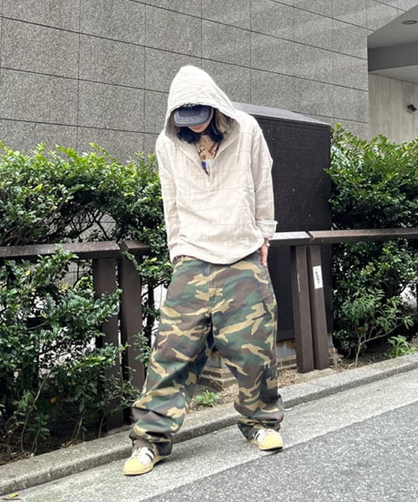 菊田 悠さんの「BEAMS WOMEN｜パッチワーク ヘリンボーン フードシャツ」を使ったコーディネート