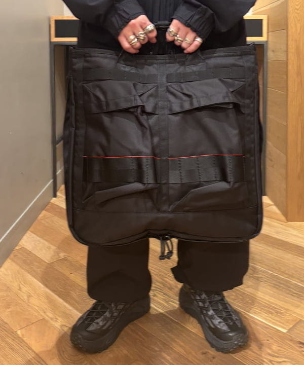 三宅 康平さんの「BEAMS WOMEN｜BRIEFING / 別注 COCKPIT BAG」を使ったコーディネート