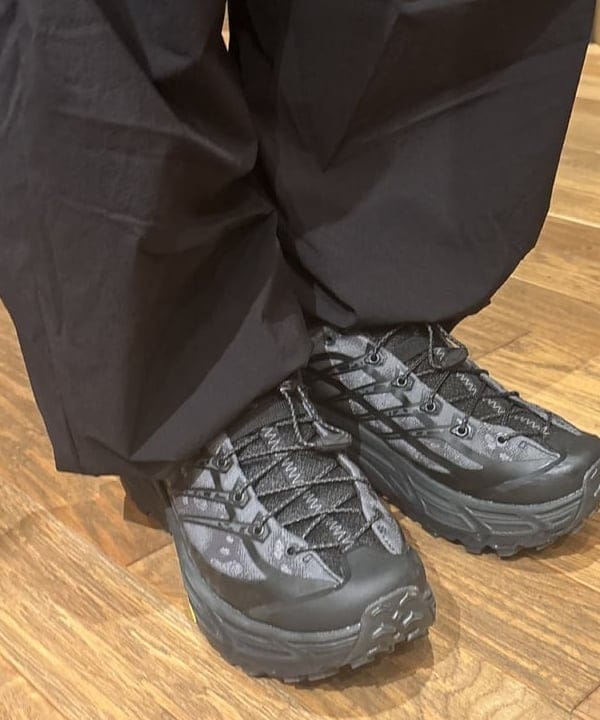 三宅 康平さんの「BEAMS WOMEN｜BRIEFING / 別注 COCKPIT BAG」を使ったコーディネート