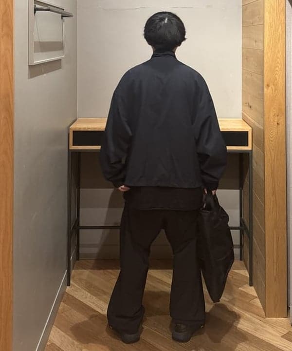 三宅 康平さんの「BEAMS WOMEN｜BRIEFING / 別注 COCKPIT BAG」を使ったコーディネート