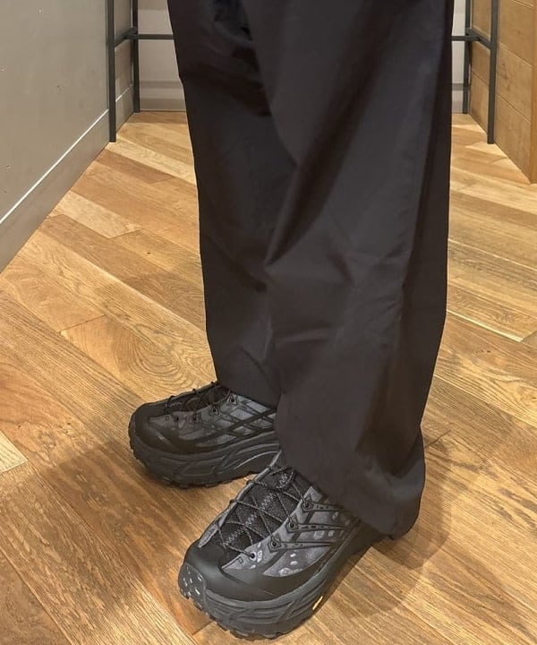 三宅 康平さんの「BEAMS WOMEN｜BRIEFING / 別注 COCKPIT BAG」を使ったコーディネート