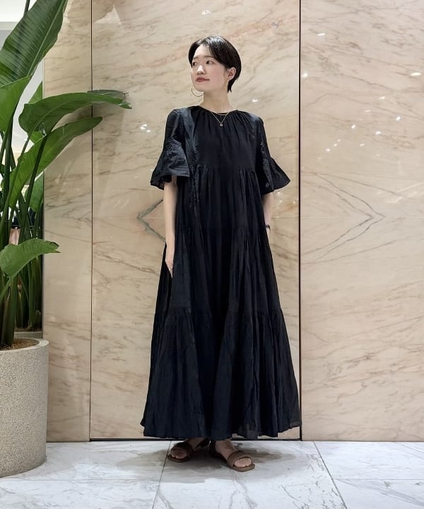 SANOさんの「BEAMS WOMEN｜MARIHA / 春のすずらん ソリッド ワンピース」を使ったコーディネート