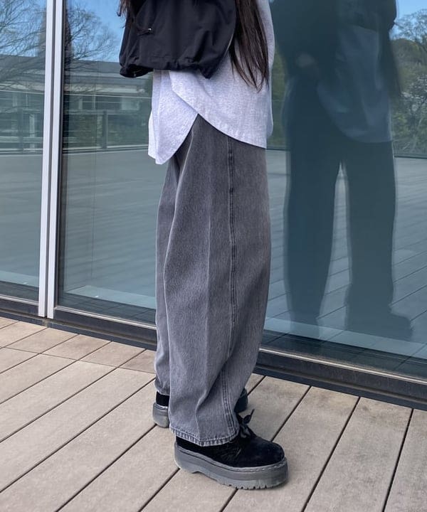 ayaさんの「BEAMS WOMEN｜デニム バレル パンツ」を使ったコーディネート