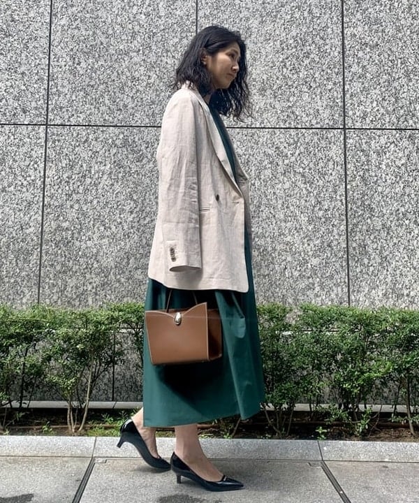 松元 晴佳さんの「BEAMS WOMEN｜タック ティアード ワンピース」を使ったコーディネート