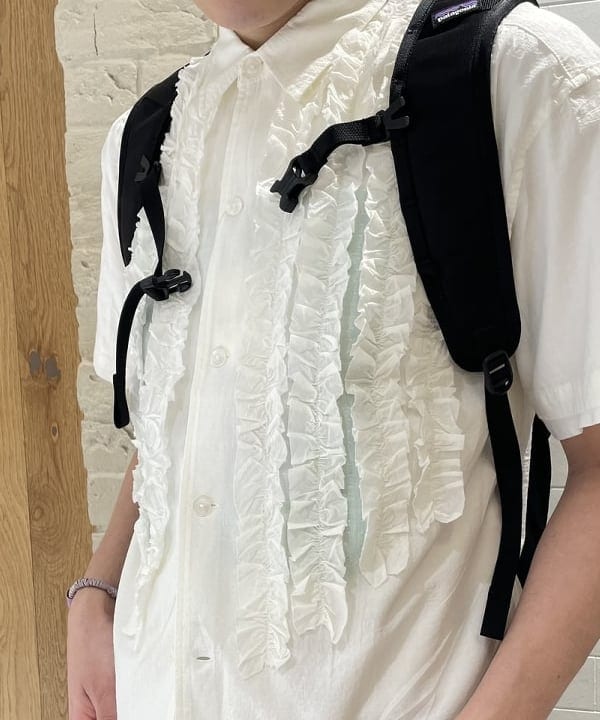 マツミヤさんの「BEAMS WOMEN｜ドビー フリル ショートスリーブ」を使ったコーディネート