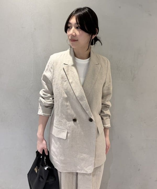 坂本 涼花さんの「BEAMS WOMEN｜ダブルブレスト リネン ジャケット」を使ったコーディネート