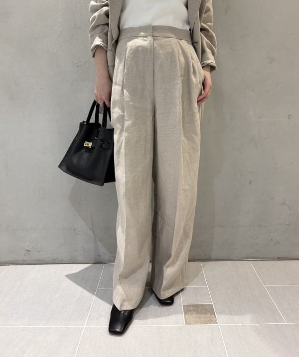 坂本 涼花さんの「BEAMS WOMEN｜ダブルブレスト リネン ジャケット」を使ったコーディネート