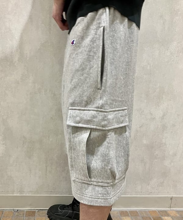 西村 光平さんの「BEAMS WOMEN｜【別注】Champion / スウェット カーゴショーツ」を使ったコーディネート