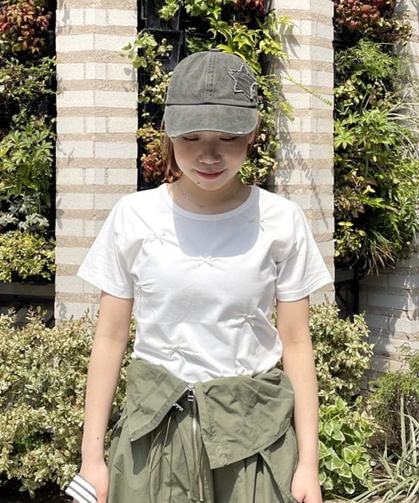 まゆちゃんさんの「BEAMS WOMEN｜ランダム ミニ リボン Tシャツ」を使ったコーディネート