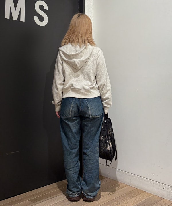 キムさんの「BEAMS WOMEN｜レトロ フィット ジップ フーディー」を使ったコーディネート