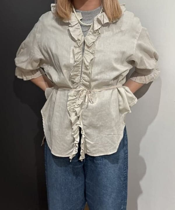 キムさんの「BEAMS WOMEN｜コットン リネン フリル ギャザー ショートスリーブ」を使ったコーディネート