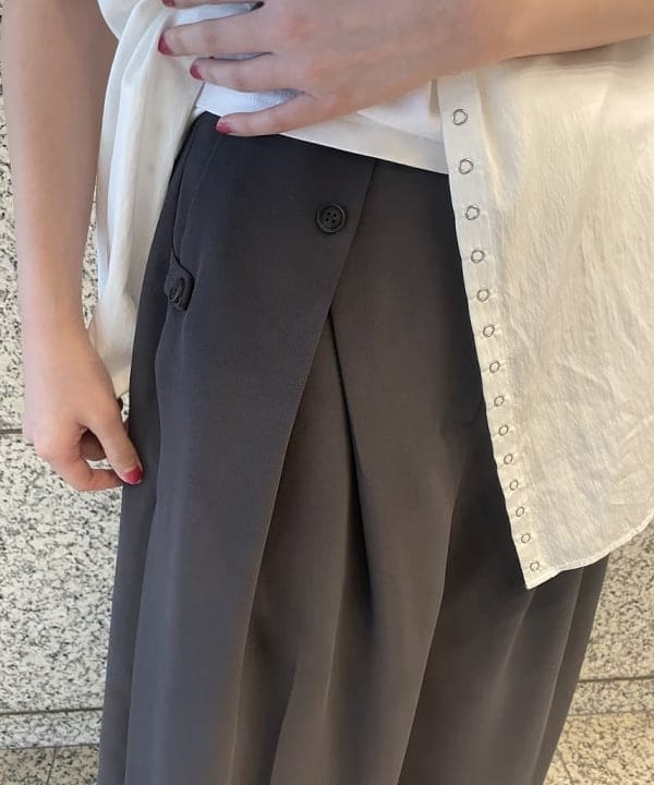 加歩さんの「BEAMS WOMEN｜RBS / リングドット スリット ノースリーブ」を使ったコーディネート