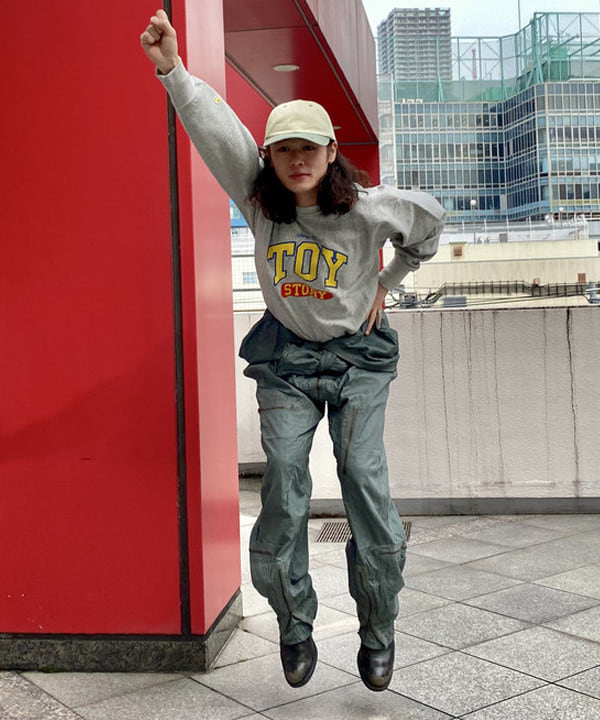 りくっしーさんの「BEAMS WOMEN｜2トーン フェード キャップ」を使ったコーディネート