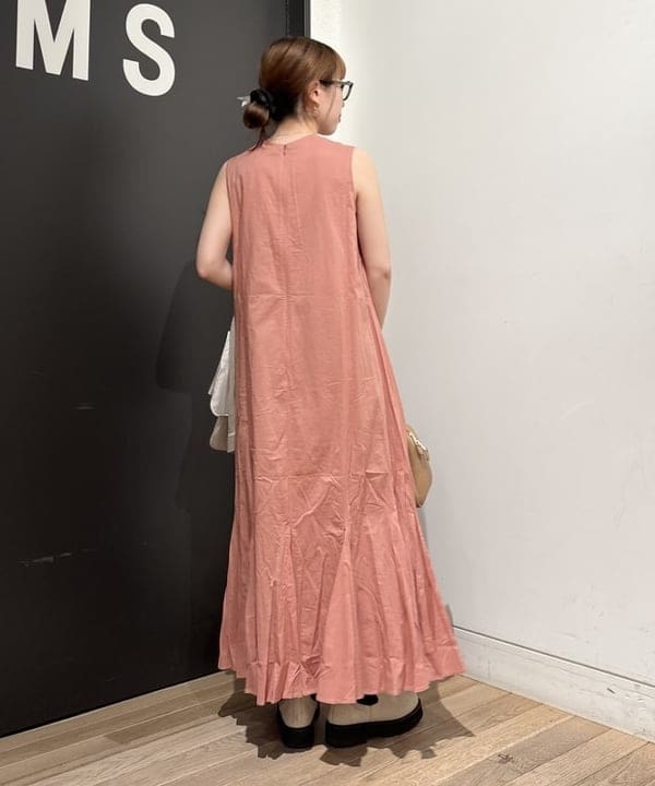 makita mikaさんの「BEAMS WOMEN｜【別注】MARIHA / 夏の月影 ソリッド ワンピース」を使ったコーディネート