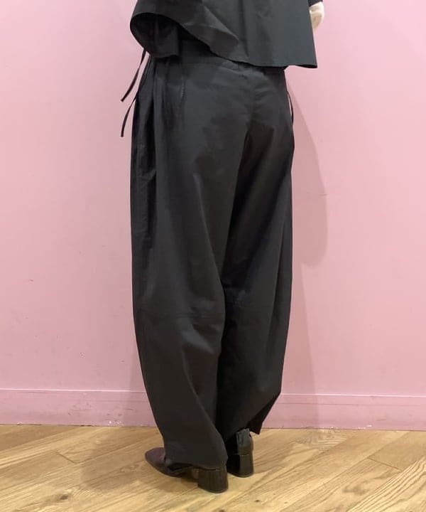 晶さんの「BEAMS WOMEN｜RBS / サイドリボン コクーンパンツ」を使ったコーディネート