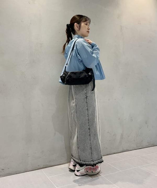カタヤマ アヤさんの「BEAMS WOMEN｜デニム ジップ タイト ワンピース」を使ったコーディネート
