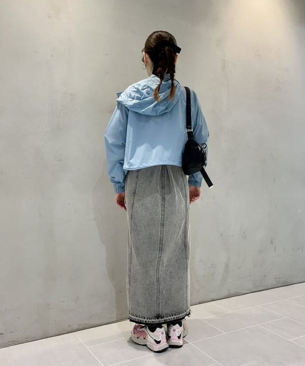 カタヤマ アヤさんの「BEAMS WOMEN｜デニム ジップ タイト ワンピース」を使ったコーディネート