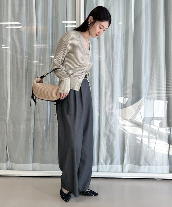隈元 楓さんの「BEAMS WOMEN｜【別注】スタイリスト佐藤佳菜子 × SLOANE / ミラノ リブ タンクトップ」を使ったコーディネート