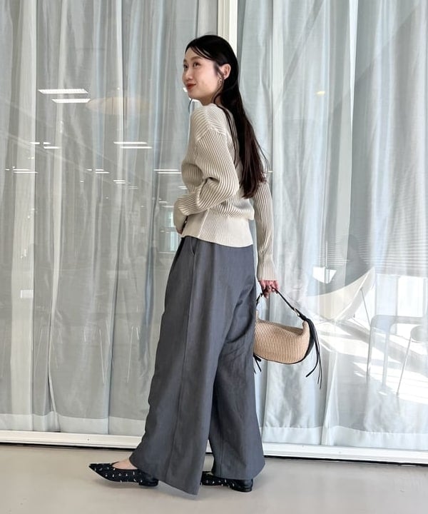 隈元 楓さんの「BEAMS WOMEN｜【別注】スタイリスト佐藤佳菜子 × SLOANE / ミラノ リブ タンクトップ」を使ったコーディネート