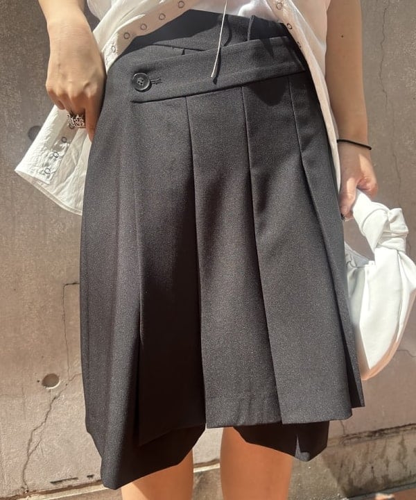 もえのさんの「BEAMS WOMEN｜RBS / リングドット スリット ノースリーブ」を使ったコーディネート