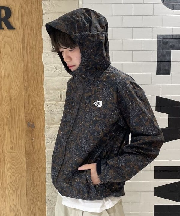 マツミヤさんの「BEAMS WOMEN｜THE NORTH FACE / Novelty Venture Jacket」を使ったコーディネート