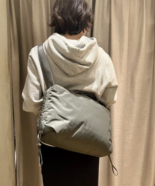 岡 妃呂美さんの「BEAMS WOMEN｜Les Petits Basics / Cafe & croissant フ―ディー 」を使ったコーディネート