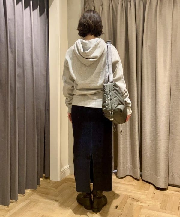 岡 妃呂美さんの「BEAMS WOMEN｜Les Petits Basics / Cafe & croissant フ―ディー 」を使ったコーディネート