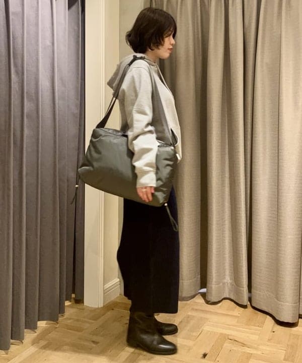 岡 妃呂美さんの「BEAMS WOMEN｜Les Petits Basics / Cafe & croissant フ―ディー 」を使ったコーディネート